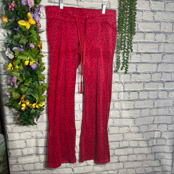 .,🌼3/$30🌼Red Leopard Printed Boot cut Velour Trackpants Size Large - Picture 2 of 16
